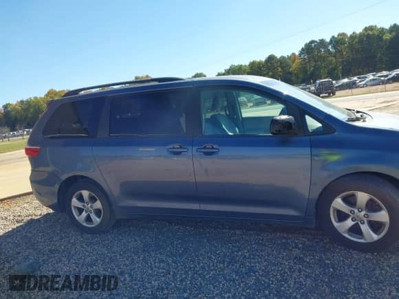 2015 Toyota Sienna LE with VIN 5TDKK3DC4FS574213, listed as a IAAI auction lot 43499386 with 205,058 mi miles and . Bid and sale history available at DreamBid. Image 13.