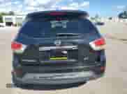 2015 Nissan Pathfinder SL z VIN 5N1AR2MN4FC639416, wystawiony jako Copart lot #84953435 z przebiegiem 133 264 mil mil oraz Czysty tytuł • Clean title. Historia ofert i sprzedaży dostępna na DreamBid. Obrazek 6.