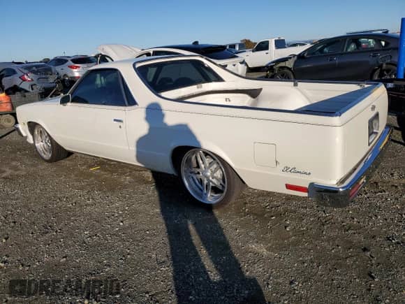 1986 Chevrolet El Camino SS с VIN 3GCCW80H2GS916116, выставлен на аукционе Copart как лот 81963944 с пробегом 21 988 миль миль и Списание • Salvage title. История ставок и продаж доступна на DreamBid. Изображение 2.