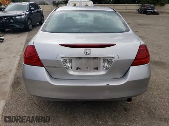 2007 Honda Accord LX with VIN 1HGCM56417A228913, listed as a Copart auction lot 84276335 with 125,182 mi miles and Clean title. Bid and sale history available at DreamBid. Image 6.