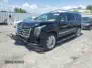 2016 Cadillac Escalade ESV Platinum z VIN 1GYS4KKJ8GR104282, wystawiony jako Copart lot #61497745 z przebiegiem 119 969 mil mil oraz Szkoda całkowita • Salvage title. Historia ofert i sprzedaży dostępna na DreamBid. Obrazek 1.