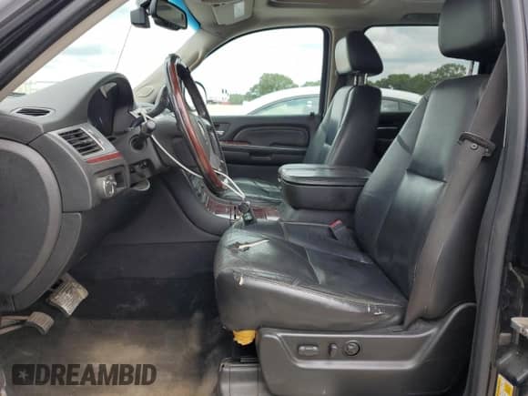 2008 Cadillac Escalade EXT with VIN 3GYFK62838G215495, listed as a Copart auction lot 67835795 with 266,653 mi miles and Clean title. Bid and sale history available at DreamBid. Image 7.