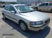 2004 Volvo S60 с VIN YV1RS61T442343704, выставлен на аукционе IAAI как лот 42318811 с пробегом 173 475 миль миль и . История ставок и продаж доступна на DreamBid. Изображение 1.