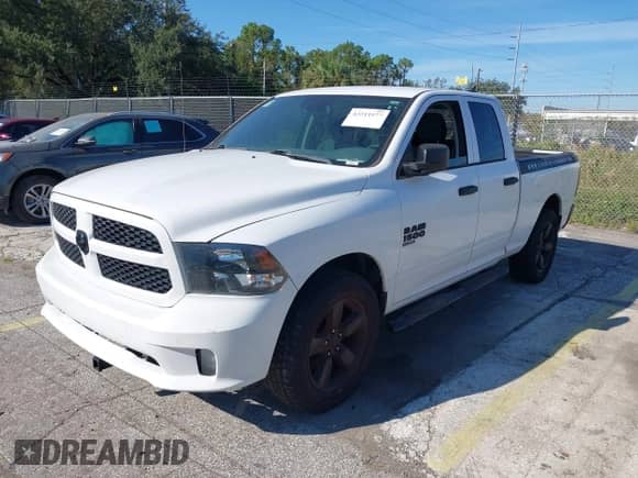 2019 Ram 1500 Tradesman z VIN 1C6RR6FGXKS555623, wystawiony jako IAAI lot #43311577 z przebiegiem 211 644 mil mil oraz . Historia ofert i sprzedaży dostępna na DreamBid. Obrazek 18.