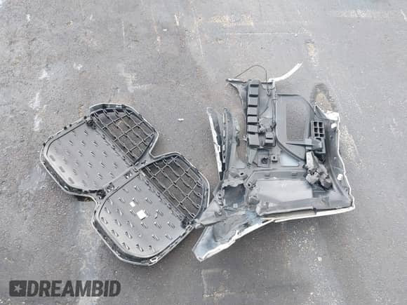 2023 BMW i4 eDrive35 с VIN WBY43AW04PFP93394, выставлен на аукционе IAAI как лот 42742954 с пробегом 30 266 миль миль и . История ставок и продаж доступна на DreamBid. Изображение 12.