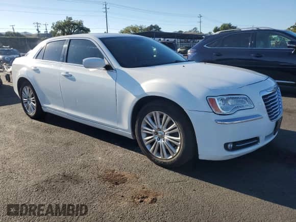 2013 Chrysler 300 с VIN 2C3CCARG3DH717329, выставлен на аукционе Copart как лот 82630065 с пробегом 166 445 миль миль и Чистый • Clean title. История ставок и продаж доступна на DreamBid. Изображение 4.
