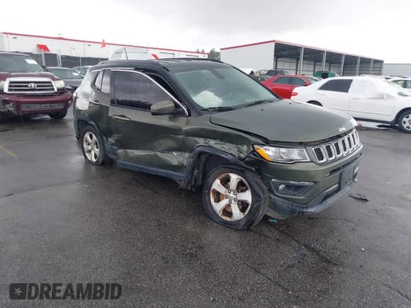 2018 Jeep Compass Latitude z VIN 3C4NJDBB2JT315024, wystawiony jako IAAI lot #42995546 z przebiegiem 111 279 mil mil oraz . Historia ofert i sprzedaży dostępna na DreamBid. Obrazek 1.