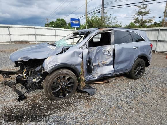 2020 Kia Sorento S с VIN 5XYPGDA54LG687817, выставлен на аукционе Copart как лот 64703205 с пробегом Не указан миль и Списание • Salvage title. История ставок и продаж доступна на DreamBid. Изображение 1.