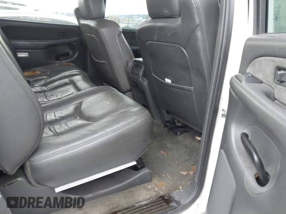 2003 Chevrolet Silverado 1500HD LT with VIN 1GCGK13U53F174242, listed as a IAAI auction lot 41315419 with 205,280 mi miles and . Bid and sale history available at DreamBid. Image 8.