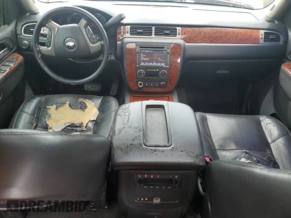 2013 Chevrolet Tahoe LTZ с VIN 1GNSCCE02DR101396, выставлен на аукционе Copart как лот 65010545 с пробегом 151 571 миль миль и Чистый • Clean title. История ставок и продаж доступна на DreamBid. Изображение 8.