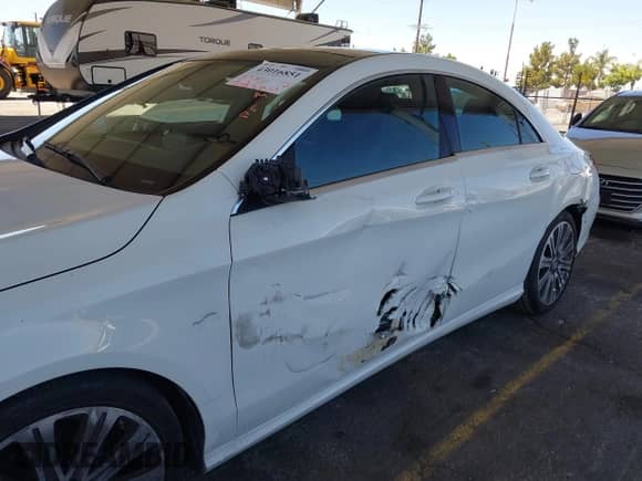 2018 Mercedes-Benz CLA 250 с VIN WDDSJ4EB8JN518357, выставлен на аукционе IAAI как лот 43016851 с пробегом 117 148 миль миль и . История ставок и продаж доступна на DreamBid. Изображение 6.