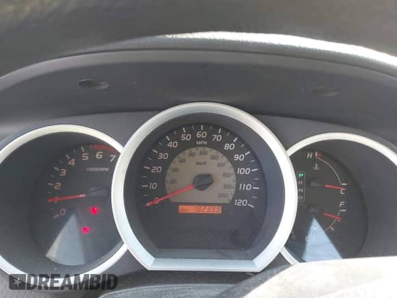 2010 Toyota Tacoma z VIN 5TENX4CN6AZ699149, wystawiony jako IAAI lot #43362225 z przebiegiem 182 399 mil mil oraz . Historia ofert i sprzedaży dostępna na DreamBid. Obrazek 7.