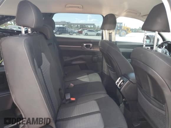 2022 Kia Sorento LX with VIN 5XYRG4LC0NG092552, listed as a Copart auction lot 85664325 with 48,943 mi miles and Salvage title. Bid and sale history available at DreamBid. Image 11.