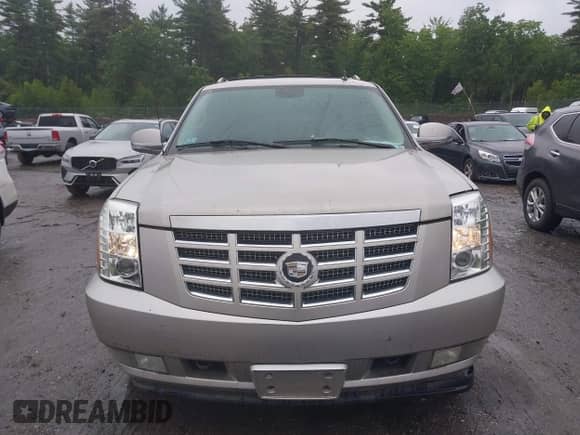 2007 Cadillac Escalade EXT with VIN 3GYFK62877G269333, listed as a IAAI auction lot 42526452 with 236,320 mi miles and . Bid and sale history available at DreamBid. Image 12.