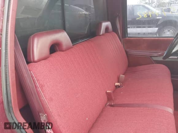 1994 GMC Sierra 1500 z VIN 1GTDC14Z2RZ530602, wystawiony jako IAAI lot #42577982 z przebiegiem 159 406 mil mil oraz . Historia ofert i sprzedaży dostępna na DreamBid. Obrazek 8.