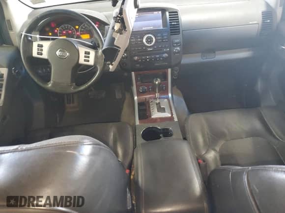 2008 Nissan Pathfinder SE z VIN 5N1BR18B58C628507, wystawiony jako Copart lot #68785575 z przebiegiem 222 964 mil mil oraz Szkoda całkowita • Salvage title. Historia ofert i sprzedaży dostępna na DreamBid. Obrazek 8.