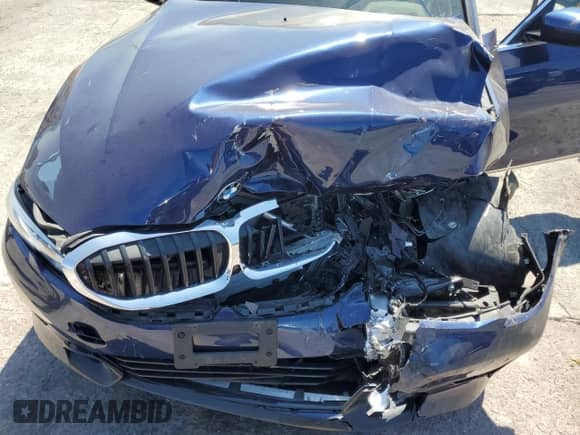 2020 BMW 3 Series 330i with VIN 3MW5R1J05L8B30427, listed as a Copart auction lot 80042725 with 32,794 mi miles and Salvage title. Bid and sale history available at DreamBid. Image 11.