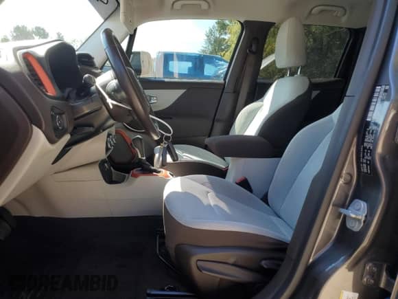 2017 Jeep Renegade Latitude с VIN ZACCJABB0HPF06125, выставлен на аукционе Copart как лот 81496605 с пробегом 101 935 миль миль и Списание • Salvage title. История ставок и продаж доступна на DreamBid. Изображение 7.
