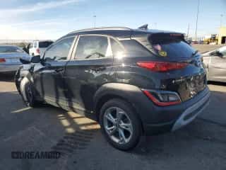 2023 Hyundai Kona SEL с VIN KM8K6CAB3PU021996, выставлен на аукционе Copart как лот 82749395 с пробегом 51 632 миль миль и Списание • Salvage title. История ставок и продаж доступна на DreamBid. Изображение 2.