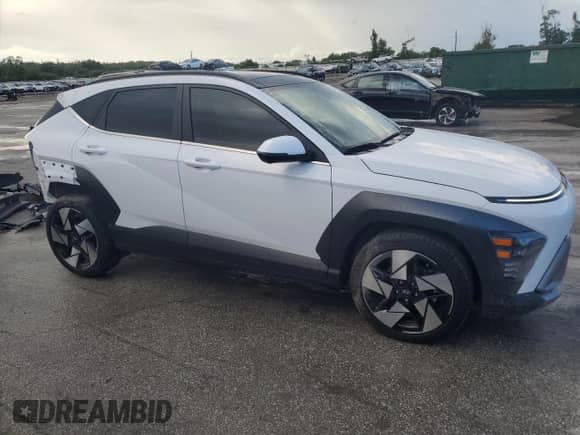 2025 Hyundai Kona Limited с VIN KM8HE3A32SU201842, выставлен на аукционе Copart как лот 63146215 с пробегом 663 миль миль и Списание • Salvage title. История ставок и продаж доступна на DreamBid. Изображение 4.