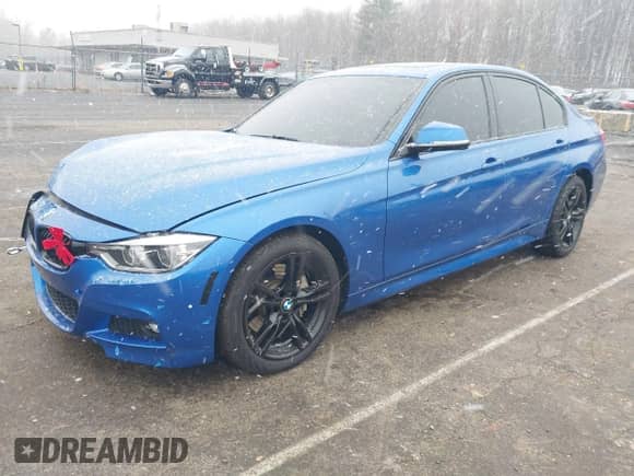2018 BMW 3 Series 340i xDrive с VIN WBA8B7G5XJNU94781, выставлен на аукционе IAAI как лот 41104191 с пробегом 45 373 миль миль и . История ставок и продаж доступна на DreamBid. Изображение 18.