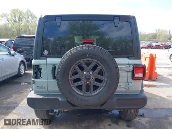 2024 Jeep Wrangler Willys с VIN 1C4PJXDG8RW250558, выставлен на аукционе IAAI как лот 41966152 с пробегом 4 083 миль миль и . История ставок и продаж доступна на DreamBid. Изображение 17.