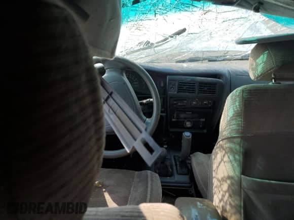 2000 Toyota Tacoma with VIN 5TEWN72N4YZ716361, listed as a Copart auction lot 71537215 with Not provided miles and Salvage title. Bid and sale history available at DreamBid. Image 8.