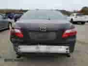 2007 Toyota Camry XLE z VIN 4T1BK46K67U035076, wystawiony jako Copart lot #89901475 z przebiegiem 133 668 mil mil oraz Czysty tytuł • Clean title. Historia ofert i sprzedaży dostępna na DreamBid. Obrazek 6.