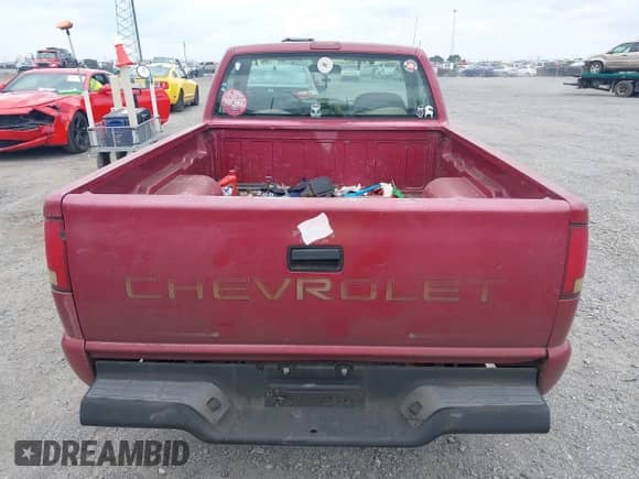 1996 Chevrolet S-10 with VIN 1GCCS1445TK201136, listed as a IAAI auction lot 42440134 with 223,301 mi miles and . Bid and sale history available at DreamBid. Image 13.