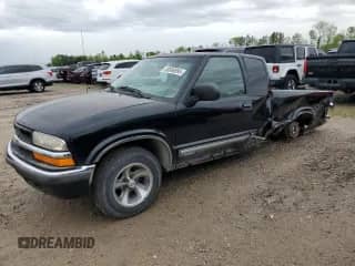 2000 Chevrolet S-10 LS с VIN 1GCCS1950Y8311470, выставлен на аукционе Copart как лот 50696895 с пробегом 118 294 миль миль и Списание • Salvage title. История ставок и продаж доступна на DreamBid. Изображение 1.