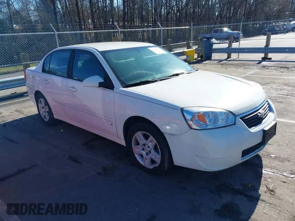 2008 Chevrolet Malibu Classic LT с VIN 1G1ZT58N38F117682, выставлен на аукционе IAAI как лот 41205176 с пробегом Не указан миль и . История ставок и продаж доступна на DreamBid. Изображение 1.