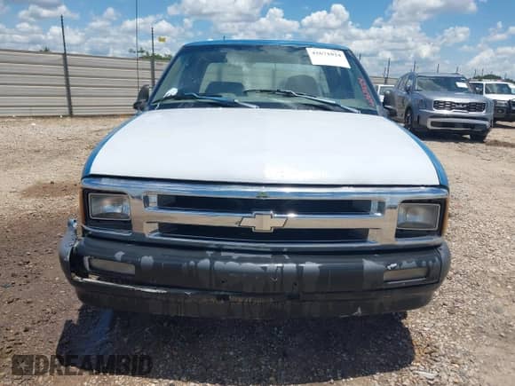 1995 Chevrolet S-10 LS с VIN 1GCCS19Z9S8262487, выставлен на аукционе IAAI как лот 42671024 с пробегом 227 670 миль миль и . История ставок и продаж доступна на DreamBid. Изображение 12.