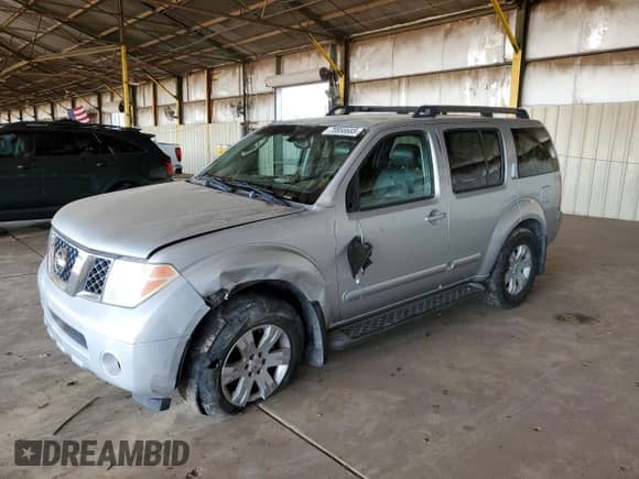 2005 Nissan Pathfinder LE z VIN 5N1AR18U35C712611, wystawiony jako Copart lot #70858685 z przebiegiem 207 666 mil mil oraz Szkoda całkowita • Salvage title. Historia ofert i sprzedaży dostępna na DreamBid. Obrazek 1.