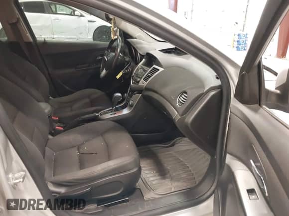 2014 Chevrolet Cruze 1LT with VIN 1G1PC5SB1E7386873, listed as a IAAI auction lot 43348082 with 164,987 mi miles and . Bid and sale history available at DreamBid. Image 5.