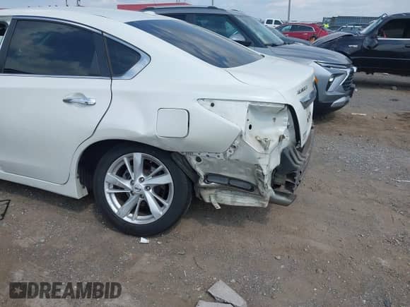 2015 Nissan Altima S z VIN 1N4AL3AP4FC130031, wystawiony jako IAAI lot #43180144 z przebiegiem 147 298 mil mil oraz . Historia ofert i sprzedaży dostępna na DreamBid. Obrazek 6.