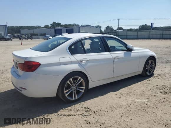2018 BMW 3 Series 330i xDrive z VIN WBA8D9G55JNU68675, wystawiony jako Copart lot #80465075 z przebiegiem 43 127 mil mil oraz Szkoda całkowita • Salvage title. Historia ofert i sprzedaży dostępna na DreamBid. Obrazek 3.