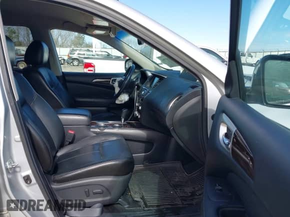 2013 Nissan Pathfinder Platinum with VIN 5N1AR2MN0DC621931, listed as a IAAI auction lot 41750984 with 164,787 mi miles and . Bid and sale history available at DreamBid. Image 5.