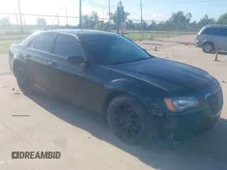 2014 Chrysler 300 S с VIN 2C3CCABG4EH361274, выставлен на аукционе IAAI как лот 43294665 с пробегом 137 268 миль миль и . История ставок и продаж доступна на DreamBid. Изображение 1.