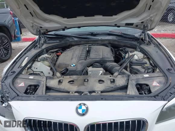 2015 BMW 5 Series 535i xDrive with VIN WBA5B3C56FD542842, listed as a IAAI auction lot 42998016 with 138,630 mi miles and . Bid and sale history available at DreamBid. Image 10.