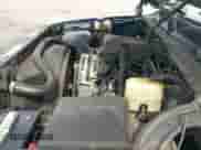 2000 GMC Sierra 1500 SLE z VIN 1GTEC19T1YZ314540, wystawiony jako IAAI lot #43331161 z przebiegiem 298 406 mil mil oraz . Historia ofert i sprzedaży dostępna na DreamBid. Obrazek 19.