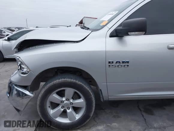 2016 Ram 1500 Big Horn z VIN 1C6RR6LG2GS394342, wystawiony jako IAAI lot #41608183 z przebiegiem 135 429 mil mil oraz . Historia ofert i sprzedaży dostępna na DreamBid. Obrazek 17.