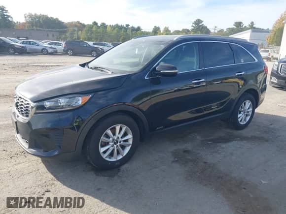 2019 Kia Sorento LX with VIN 5XYPGDA30KG447385, listed as a IAAI auction lot 43345383 with 82,574 mi miles and . Bid and sale history available at DreamBid. Image 2.