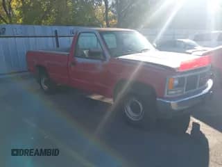 1989 GMC Sierra 1500 z VIN 1GTGC24J8KE531408, wystawiony jako IAAI lot #43540316 z przebiegiem 185 836 mil mil oraz . Historia ofert i sprzedaży dostępna na DreamBid. Obrazek 1.