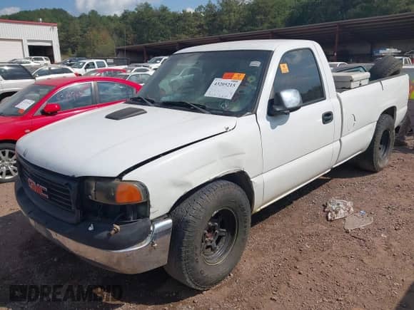 2002 GMC Sierra 1500 SL z VIN 1GTEC14V62Z900828, wystawiony jako IAAI lot #43205215 z przebiegiem Nie podano mil oraz . Historia ofert i sprzedaży dostępna na DreamBid. Obrazek 2.