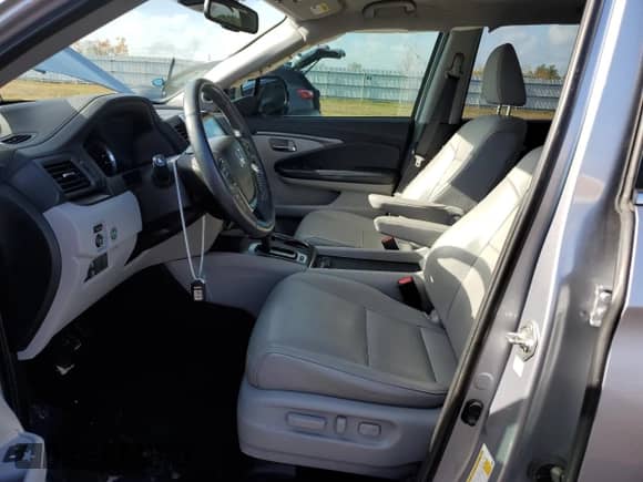 2018 Honda Pilot EX-L with VIN 5FNYF5H67JB002287, listed as a Copart auction lot 84826144 with 129,280 mi miles and Salvage title. Bid and sale history available at DreamBid. Image 7.