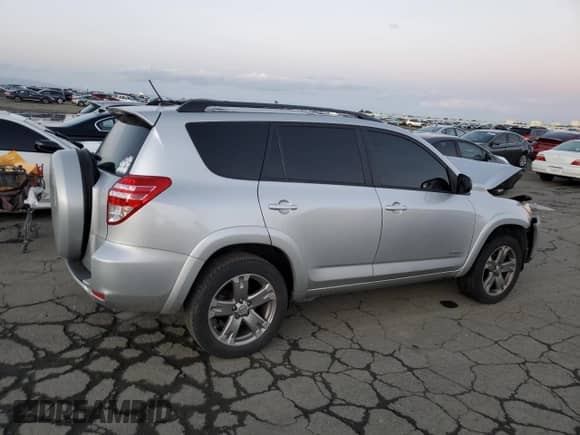 2010 Toyota RAV4 Sport с VIN 2T3WK4DV1AW008400, выставлен на аукционе Copart как лот 86432884 с пробегом 151 653 миль миль и Списание • Salvage title. История ставок и продаж доступна на DreamBid. Изображение 3.