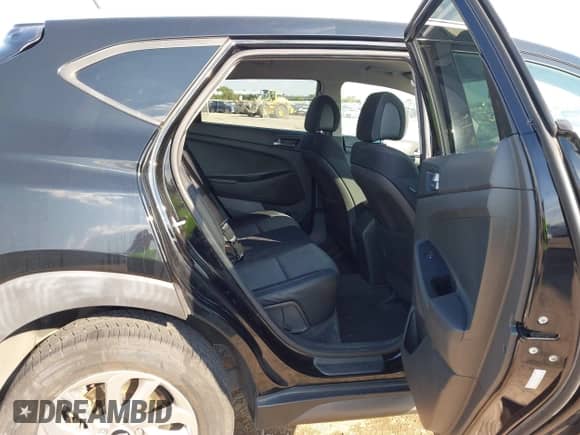 2016 Hyundai Tucson SE with VIN KM8J33A49GU221982, listed as a IAAI auction lot 43336939 with 86,557 mi miles and . Bid and sale history available at DreamBid. Image 8.