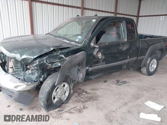 2004 Chevrolet Colorado Z71 with VIN 1GCDS198148125526, listed as a IAAI auction lot 41622477 with 194,664 mi miles and . Bid and sale history available at DreamBid. Image 6.