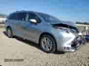 2022 Toyota Sienna Platinum с VIN 5TDESKFC3NS060811, выставлен на аукционе Copart как лот 70907555 с пробегом 13 162 миль миль и Списание • Salvage title. История ставок и продаж доступна на DreamBid. Изображение 4.
