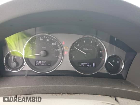 2008 Jeep Grand Cherokee Overland with VIN 1J8HR68268C212681, listed as a Copart auction lot 81781025 with 220,624 mi miles and Salvage title. Bid and sale history available at DreamBid. Image 9.